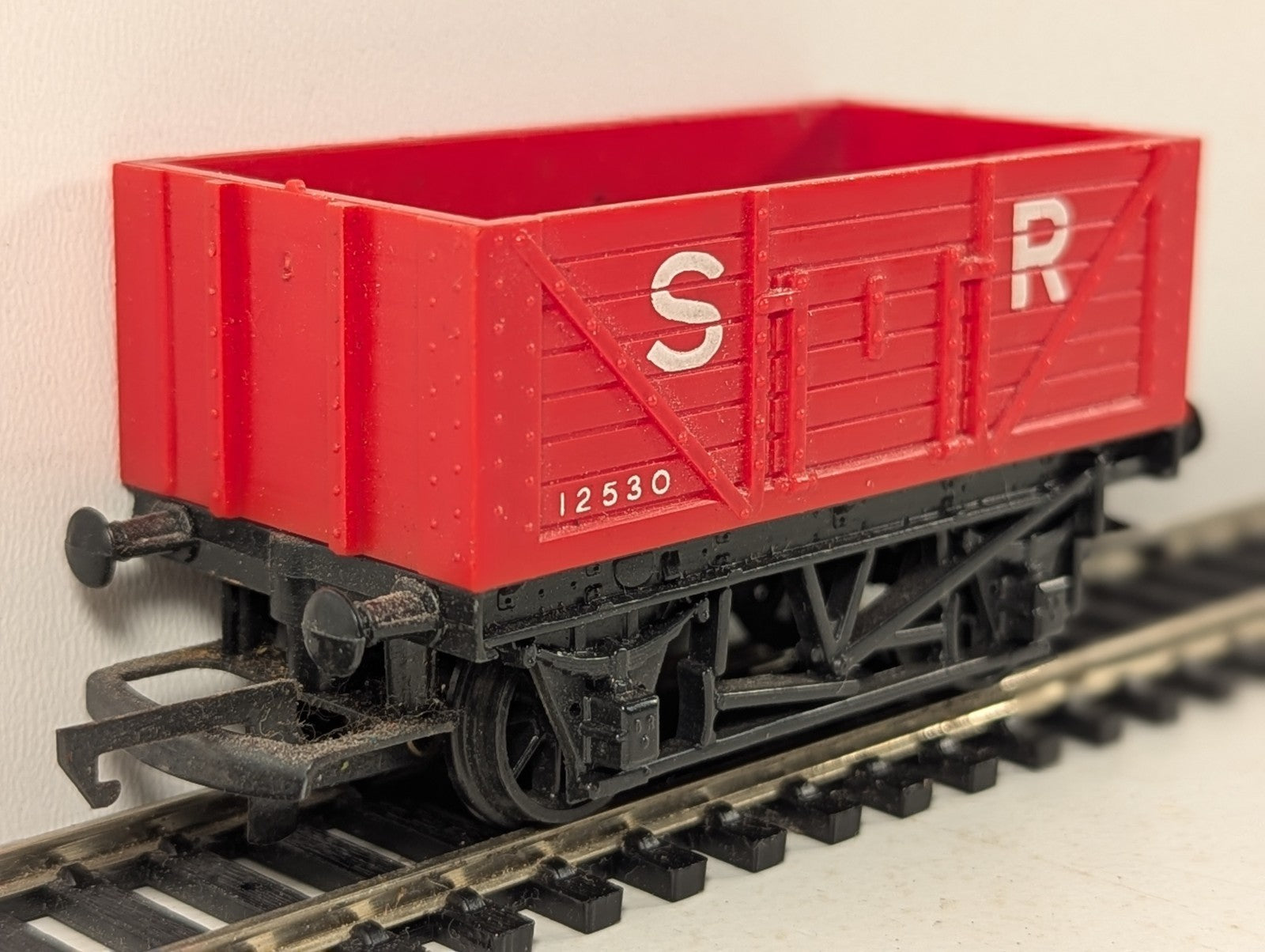 Tri-ang OO Gauge SR 5-Plank Open Wagon Goods Wagon 12530 SR Red