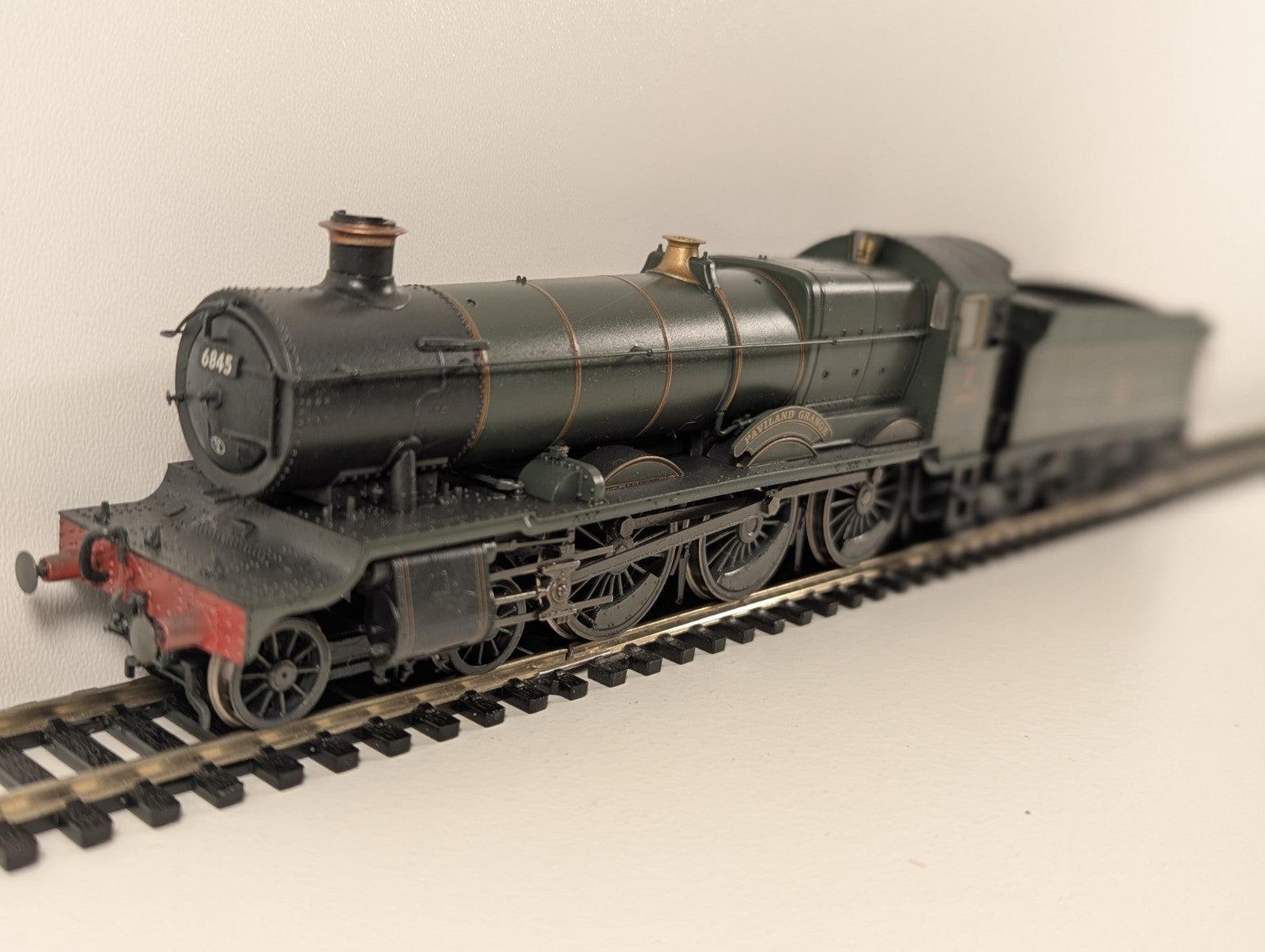 Hornby R3019 – BR Grange Class “Paviland Grange” (Weathered Green, DCC Fitted)