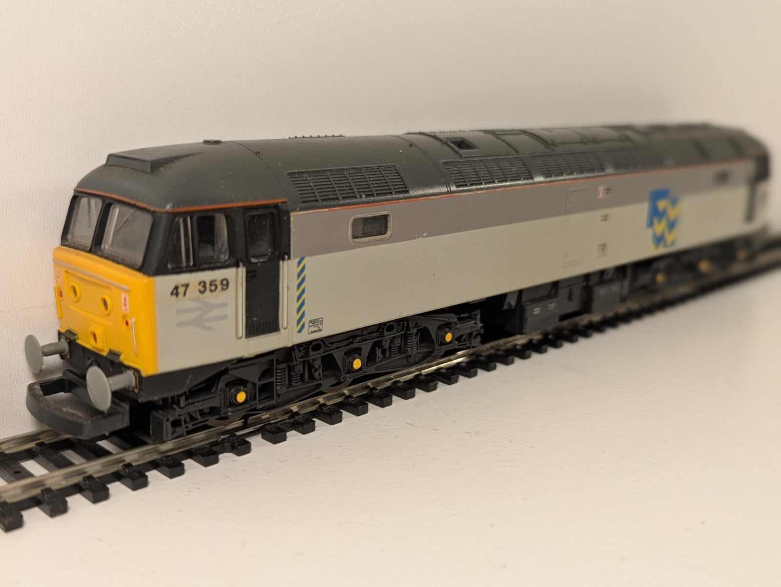 Lima OO Gauge BR Class 47 BR Railfreight Metals sector Grey Diesel Locomotive