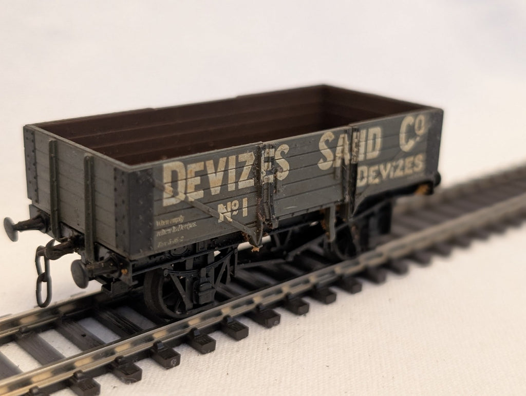 Airfix OO Gauge Devizes Sand Co 7-Plank Open Wagon 1 Devizes Sand Co