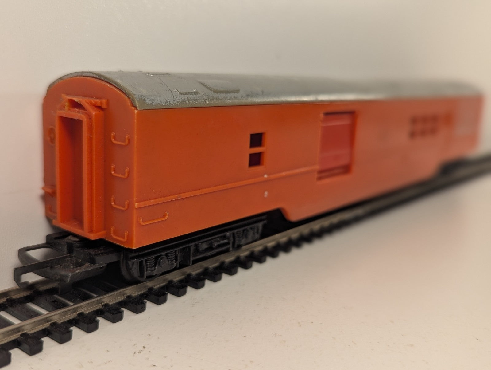Tri-ang Hornby R401 Canadian Operating Mail Coach OO Gauge