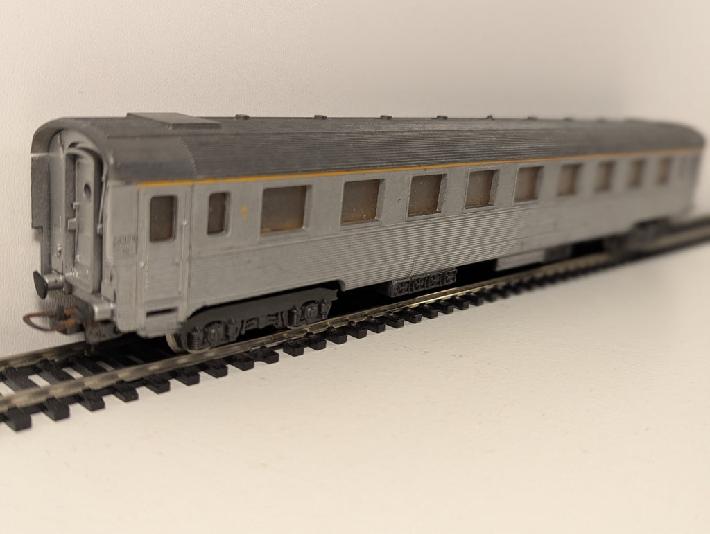 Lima HO Gauge SNCF Passenger Coach