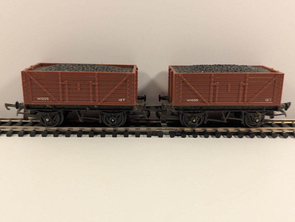 Tri-ang OO Gauge – Pair of 12T Coal Wagons (BR Brown)