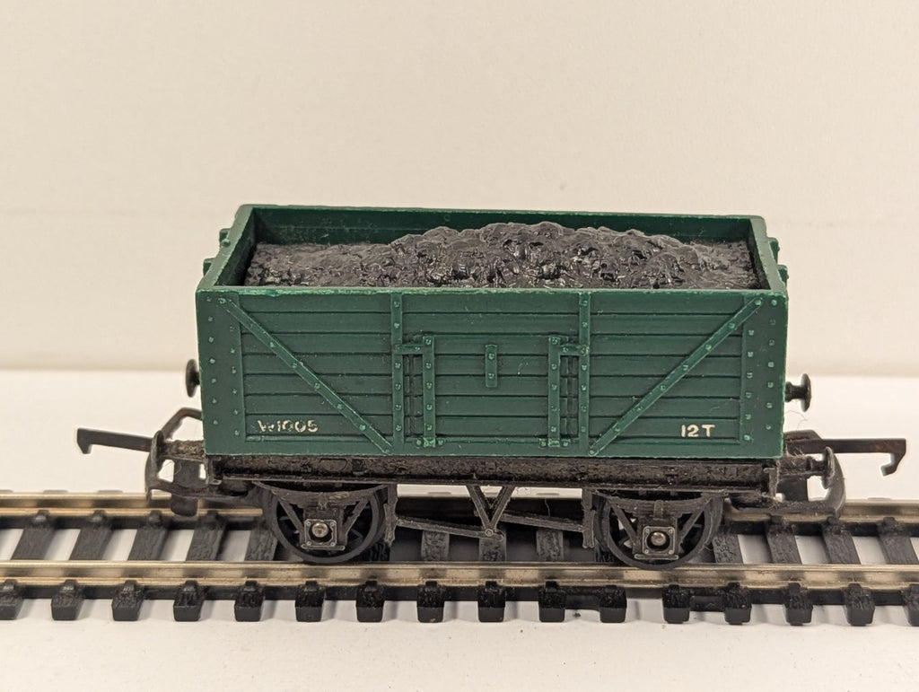 Tri-ang OO Gauge R10/13 5-Plank Open Wagon with Coal Load Green