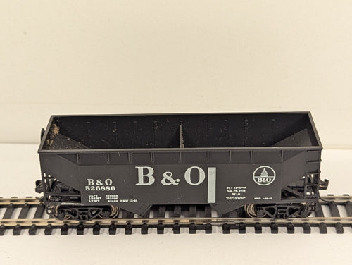 Athearn HO Gauge 34ft 2-Bay Flat-End Hopper (Offset with Square End)
