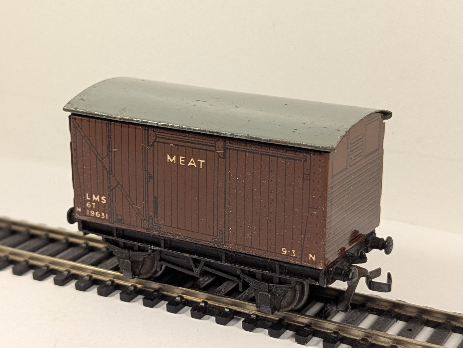 Hornby-Dublo OO Gauge Brown D1 Meat Van