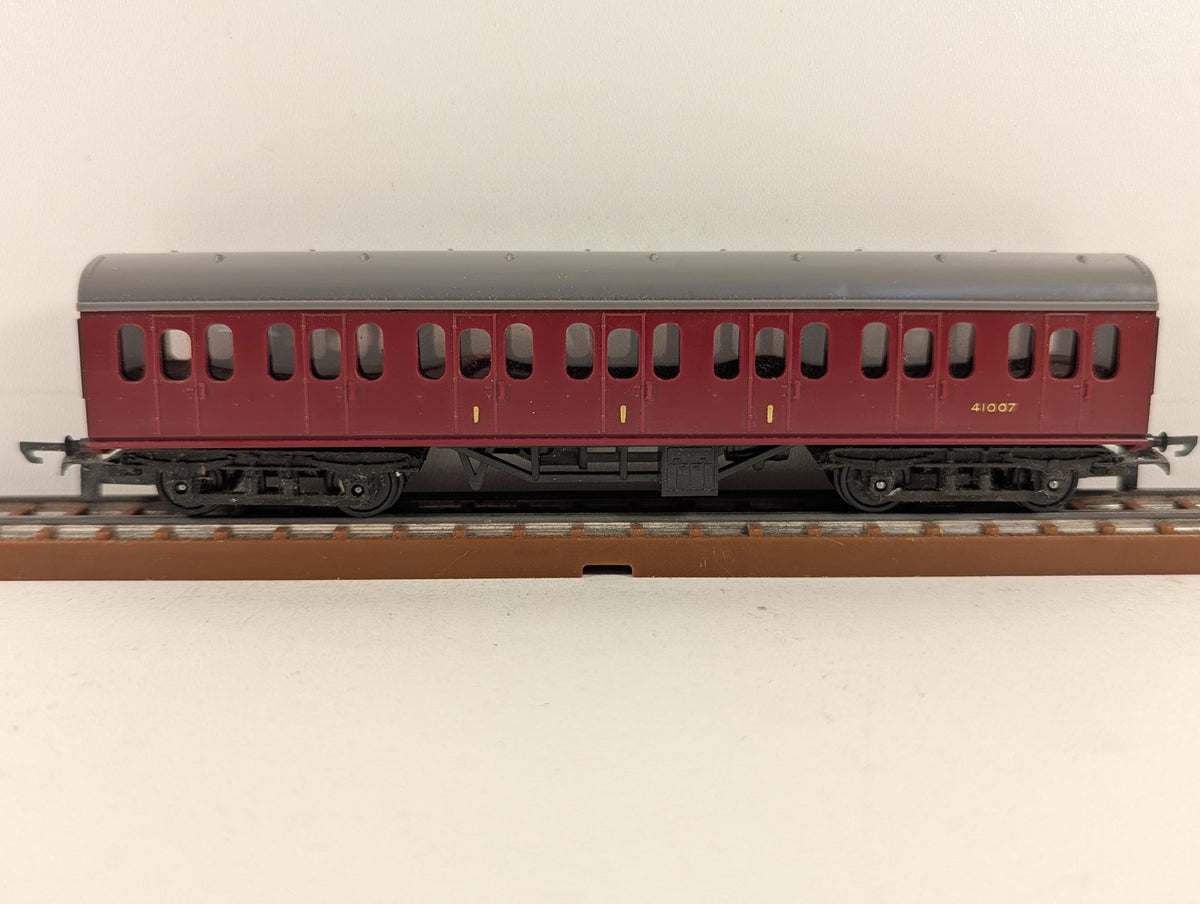Tri-ang TT Gauge BR Main Line Composite Coach Passenger Coach 41007 BR Maroon