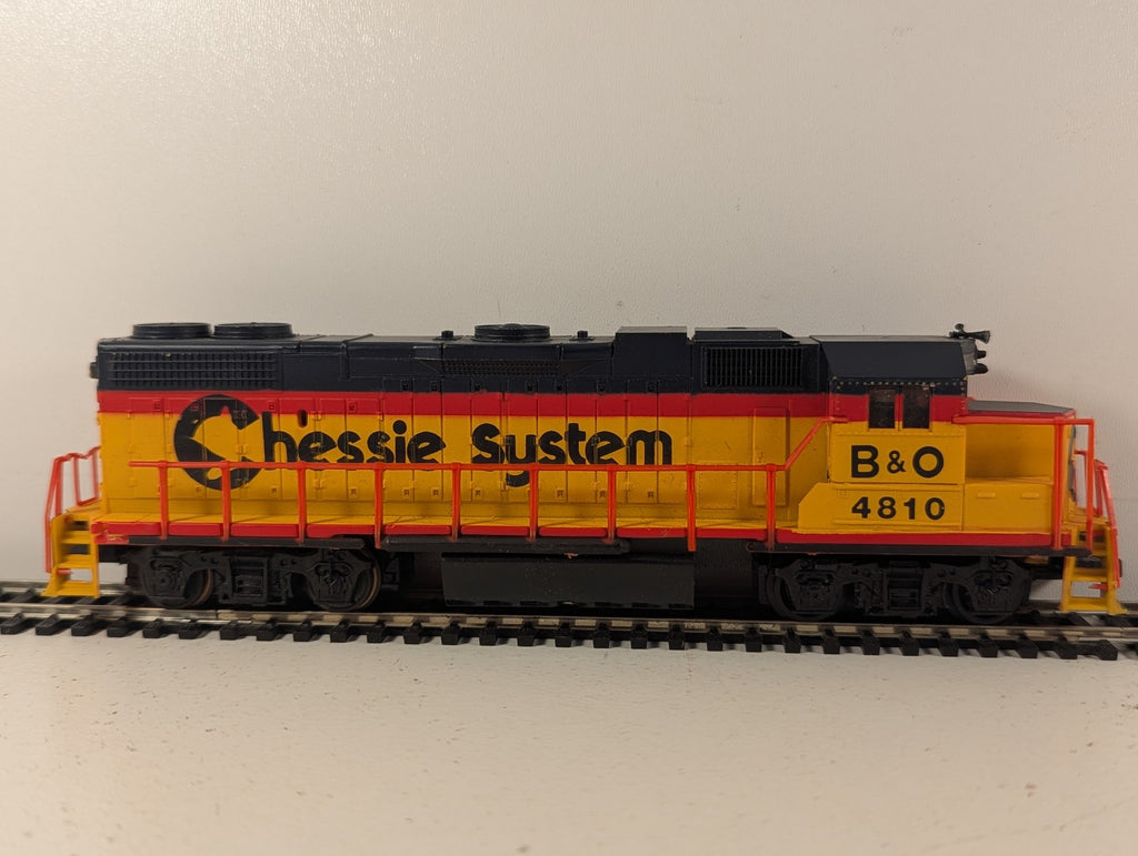 Life-Like HO Gauge GP38-2 Diesel Locomotive 4810 Chessie System (B&O)
