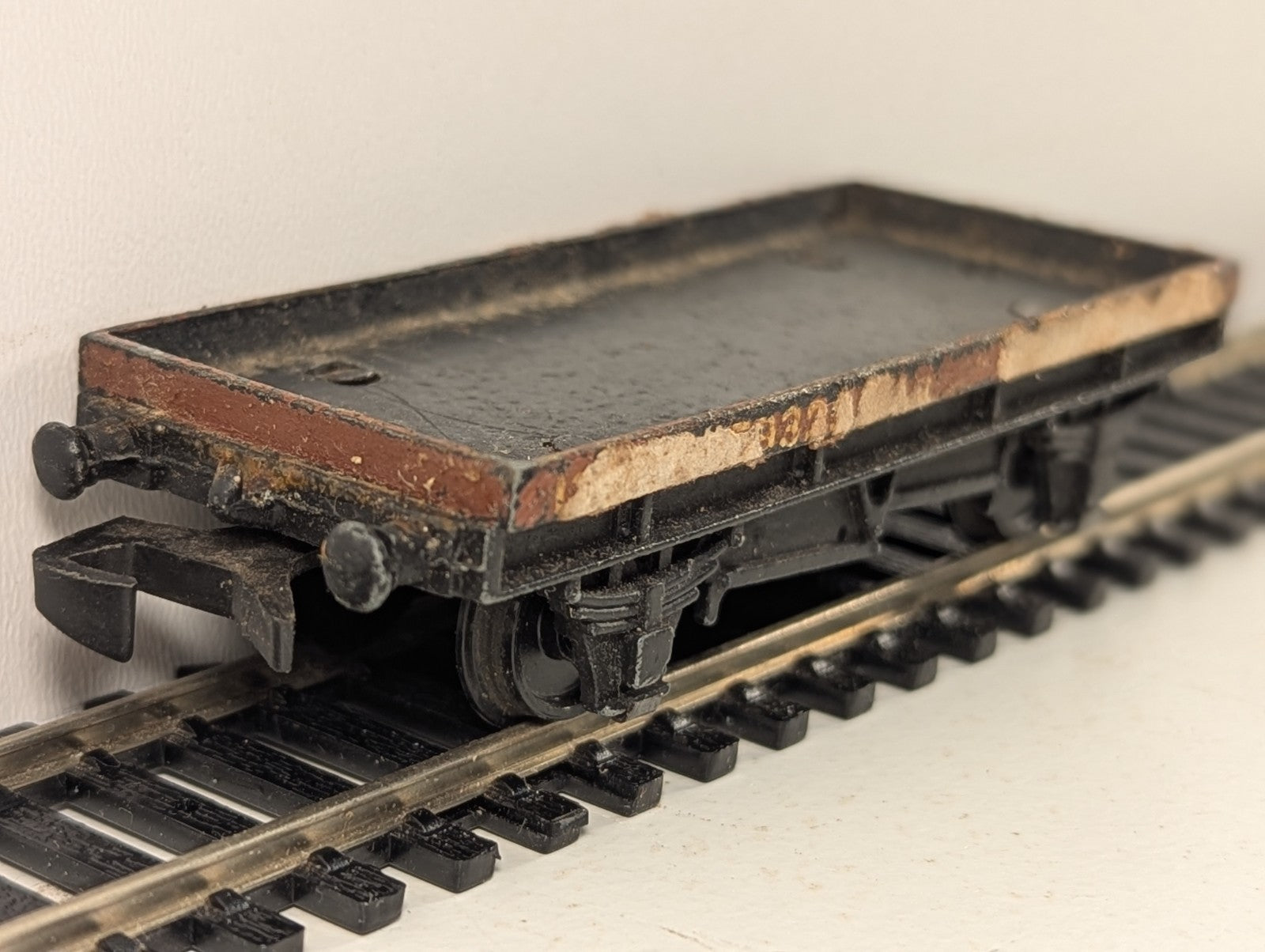 Hornby Dublo Flat Wagon OO Gauge - Damaged Decals