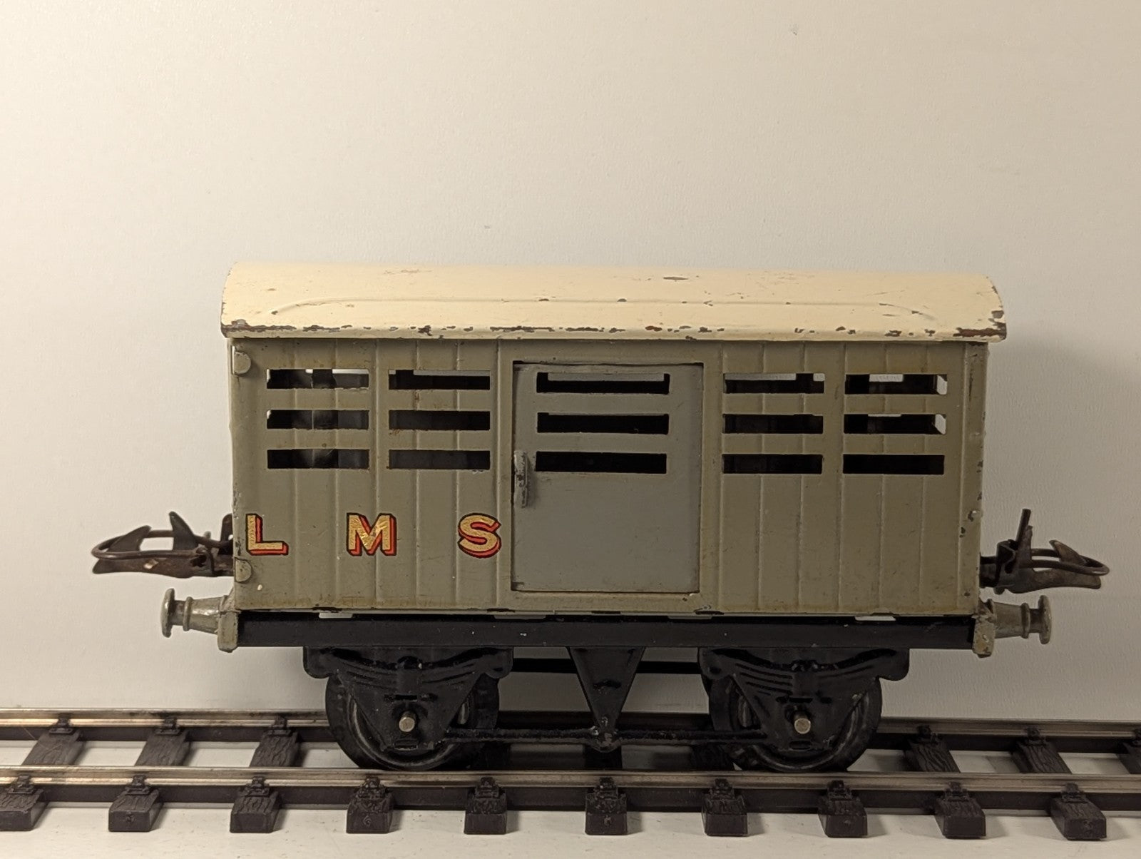 Hornby Series O Gauge No.1 LMS Cattle Truck Grey