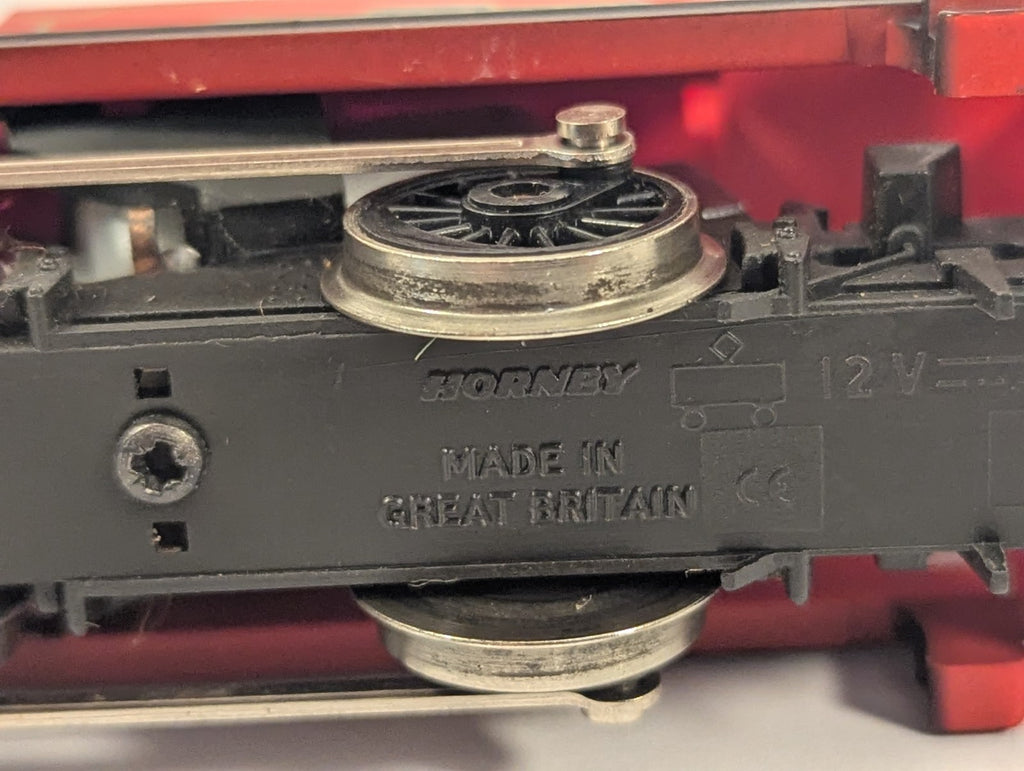 Hornby OO Gauge Class 0F Holden 101 0-4-0T 'Queen Mary' Steam Loco