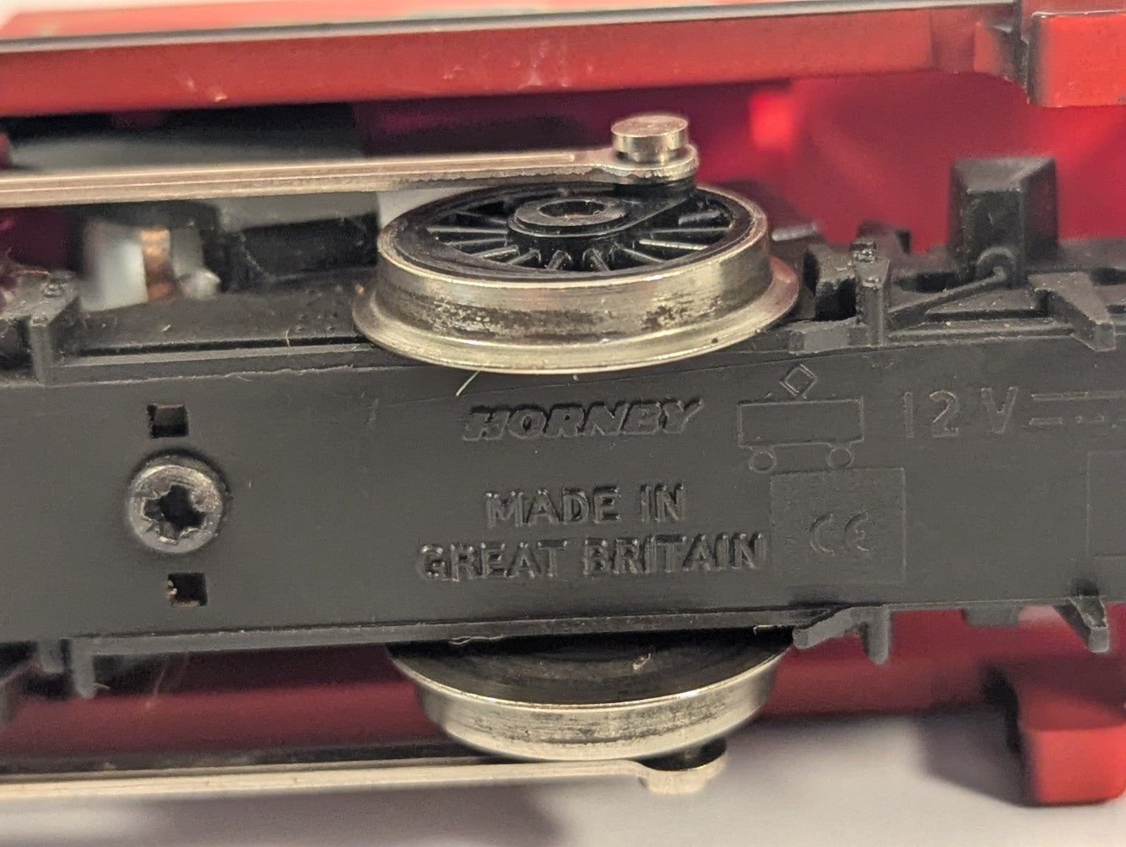 Hornby OO Gauge Class 0F Holden 101 0-4-0T 'Queen Mary' Steam Loco