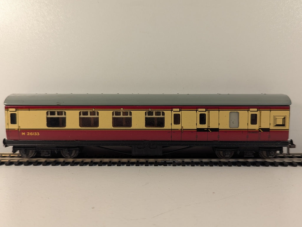 Hornby Dublo OO Gauge M26133 Brake Coach Crimson & Cream