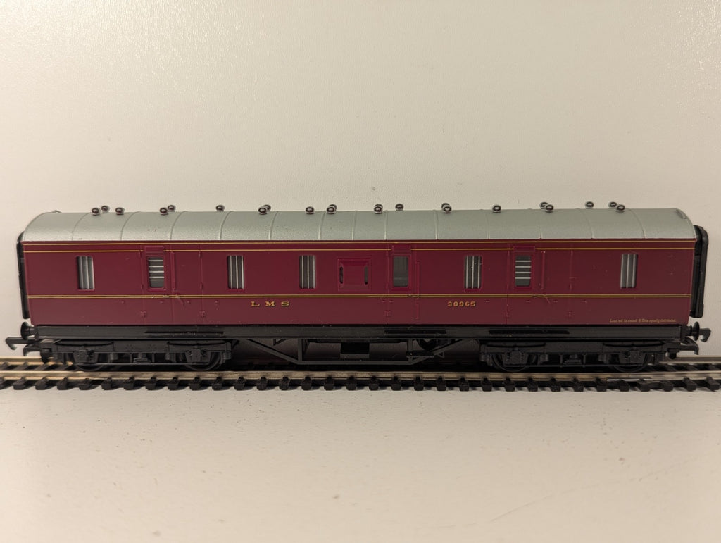 Mainline 37118 LMS 50ft Parcels Van OO Gauge - Boxed