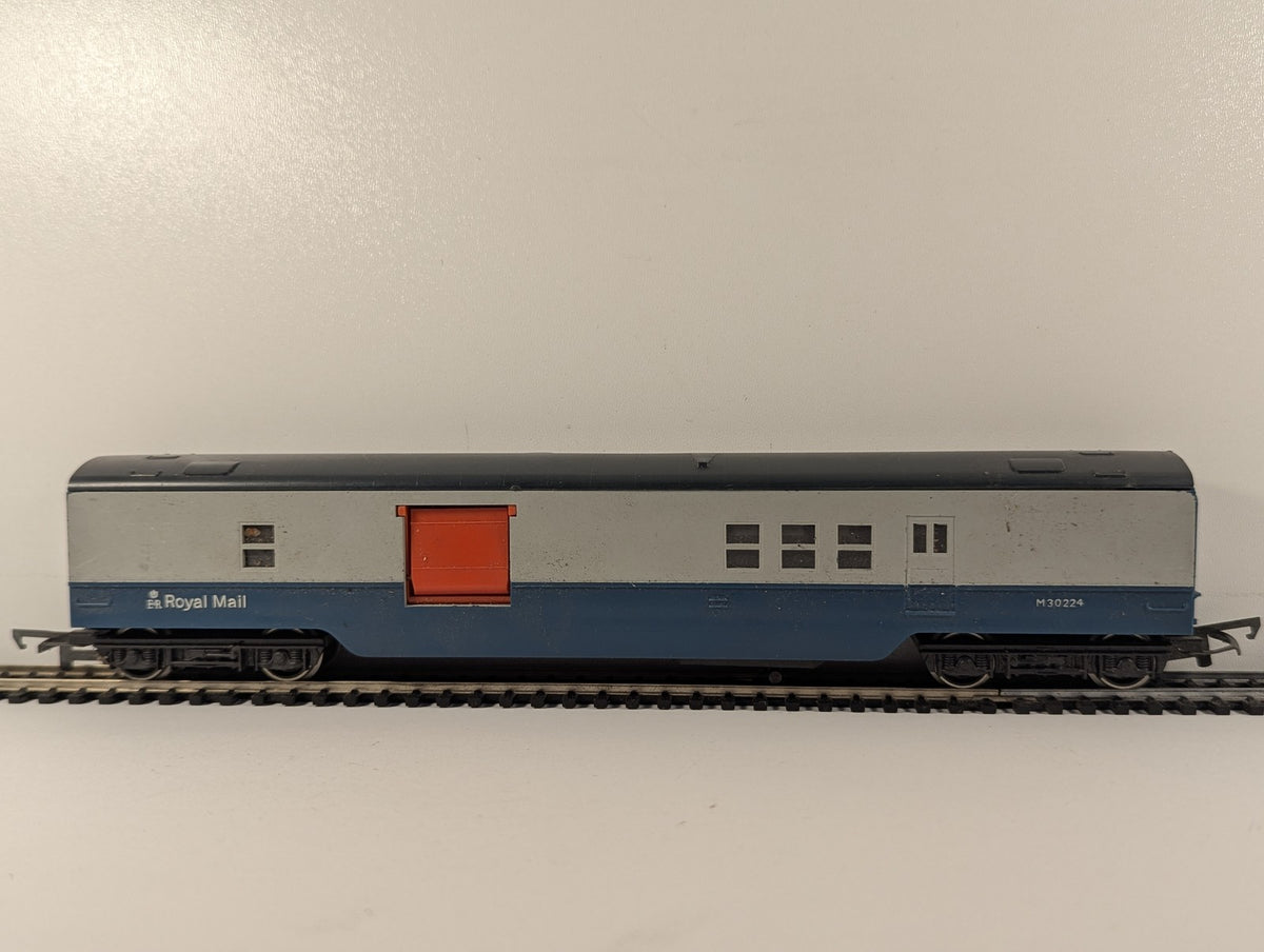 Tri-ang OO Gauge Operating Royal Mail Coach Passenger Coach M30224 BR Blue/Grey