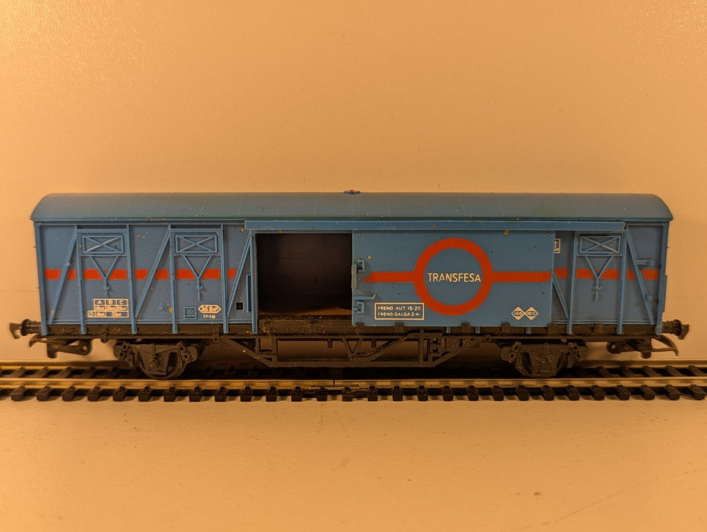 Hornby R741A OO Gauge Transfesa Ferry Van Blue Livery