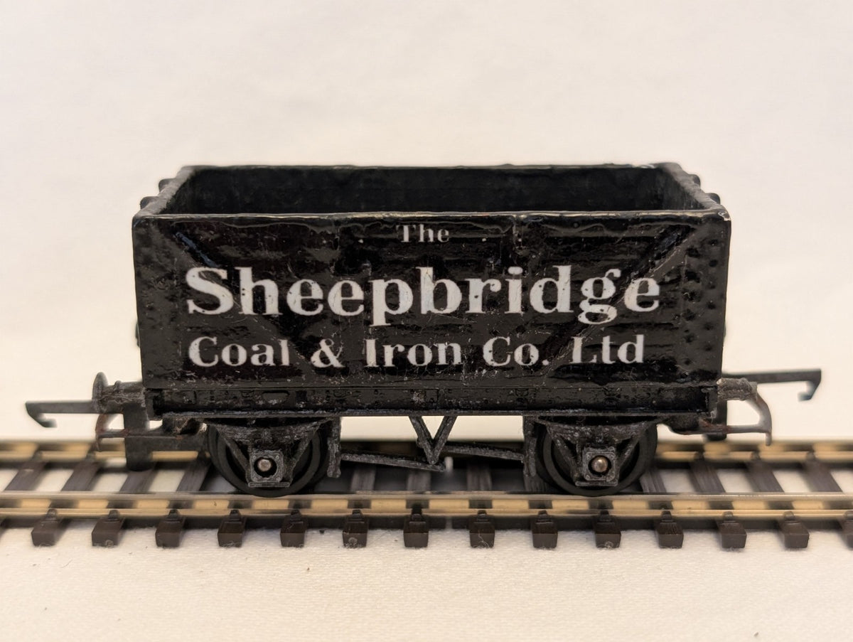 Tri-ang OO Gauge 7-Plank Coal Wagon Goods Wagon Sheepbridge Coal & Iron