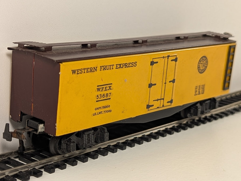 Trix OO Gauge 687 American Fruit Car – WFEX 53687