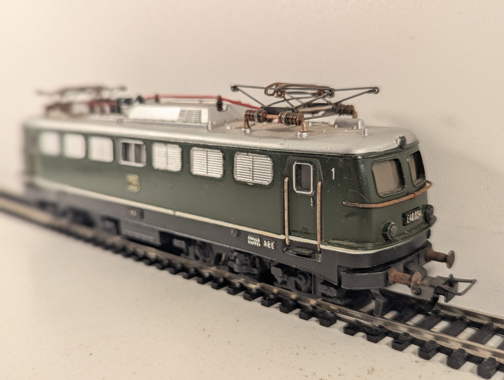 Roco 4136A BR 140 Electric Locomotive Dark Green DB Livery