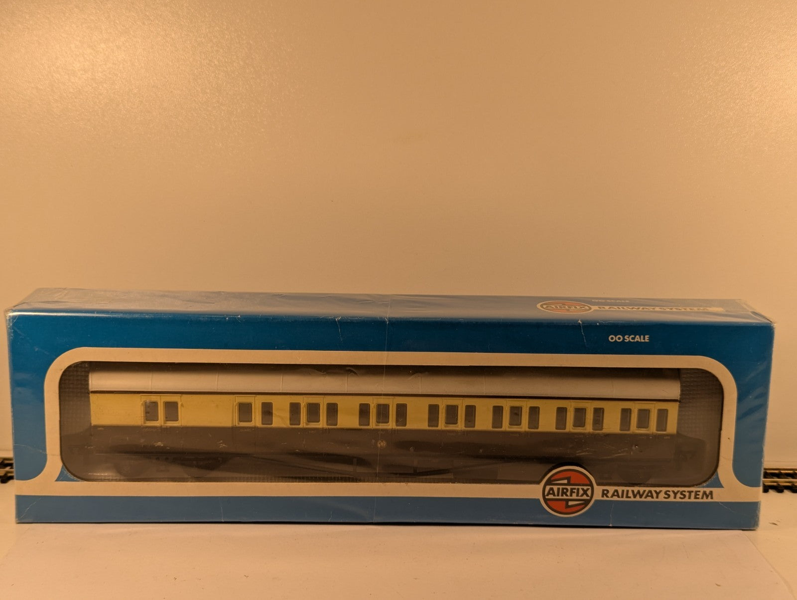 Airfix 54250-0 OO Gauge GWR Class B Suburban Brake Coach Boxed Unopened