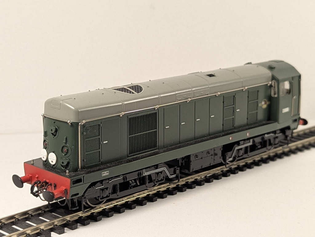 Bachmann OO Gauge Class 20 Diesel Locomotive D8000 BR Green