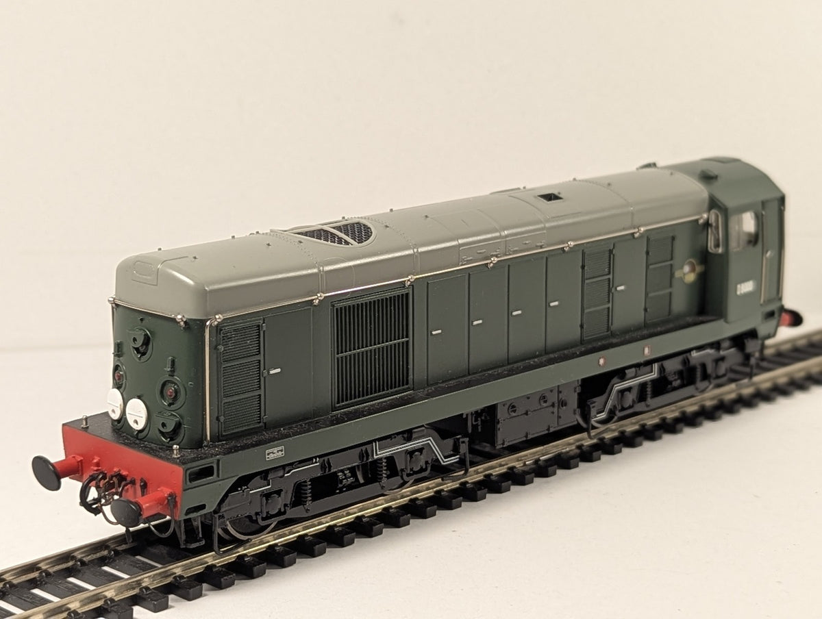 Bachmann OO Gauge Class 20 Diesel Locomotive D8000 BR Green