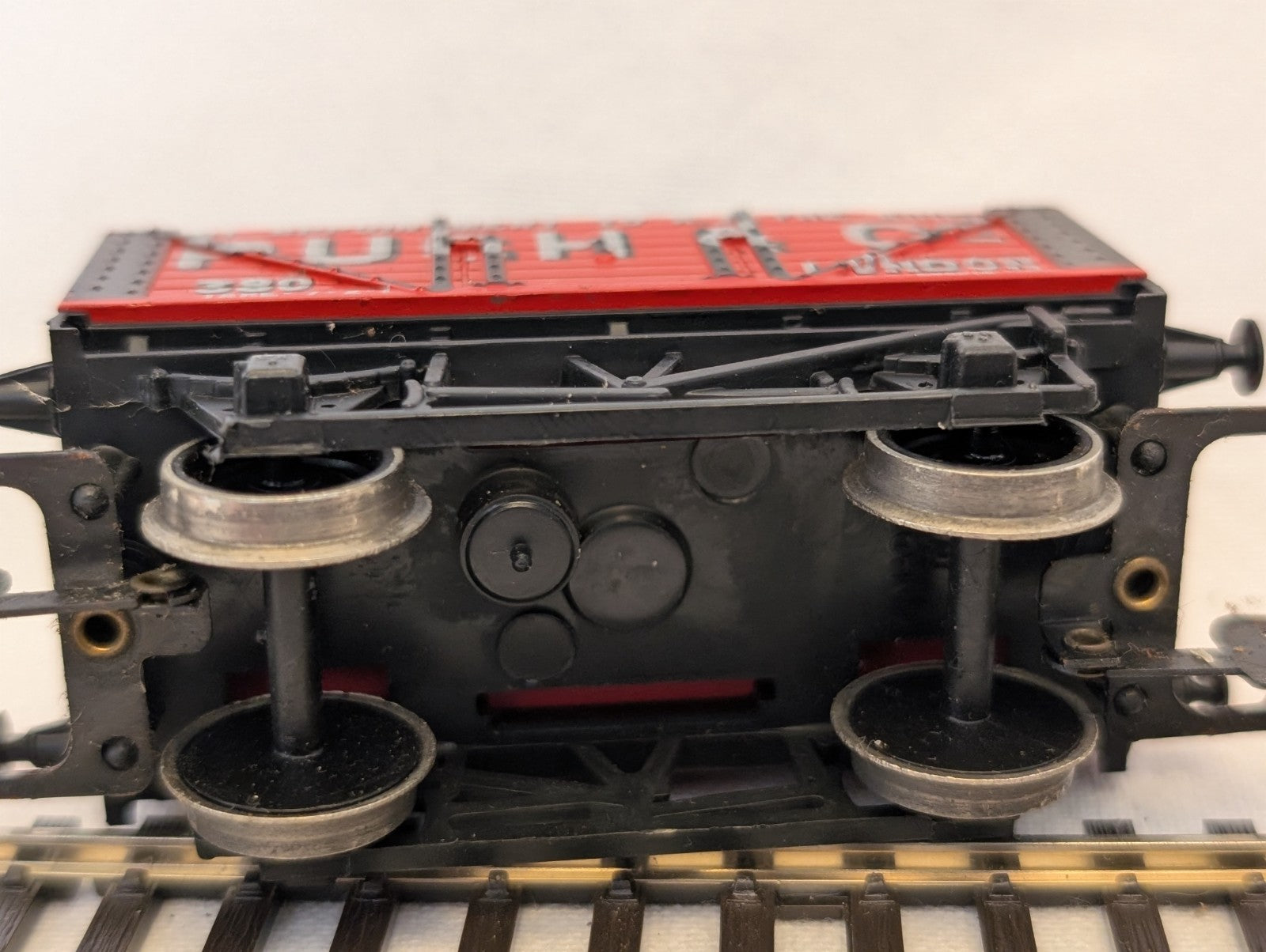 Hornby OO Gauge 7 Plank Private Owner Wagon 'Pugh & Co' Goods Wagon