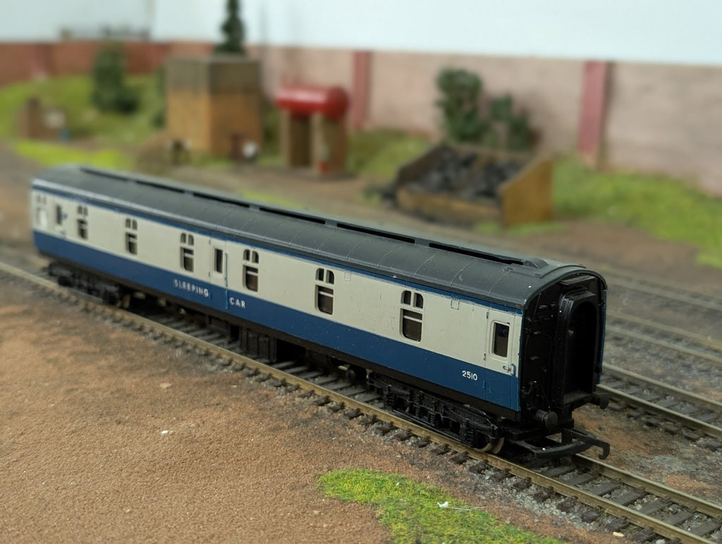 Tri-ang R339 Mk1 Second Class Sleeping Car 2510 (BR Blue & Grey)