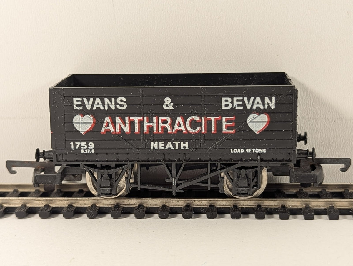 Lima OO Gauge 7 Plank Wagon Evans & Bevan Anthracite Goods Wagon 1759 30 5613 W