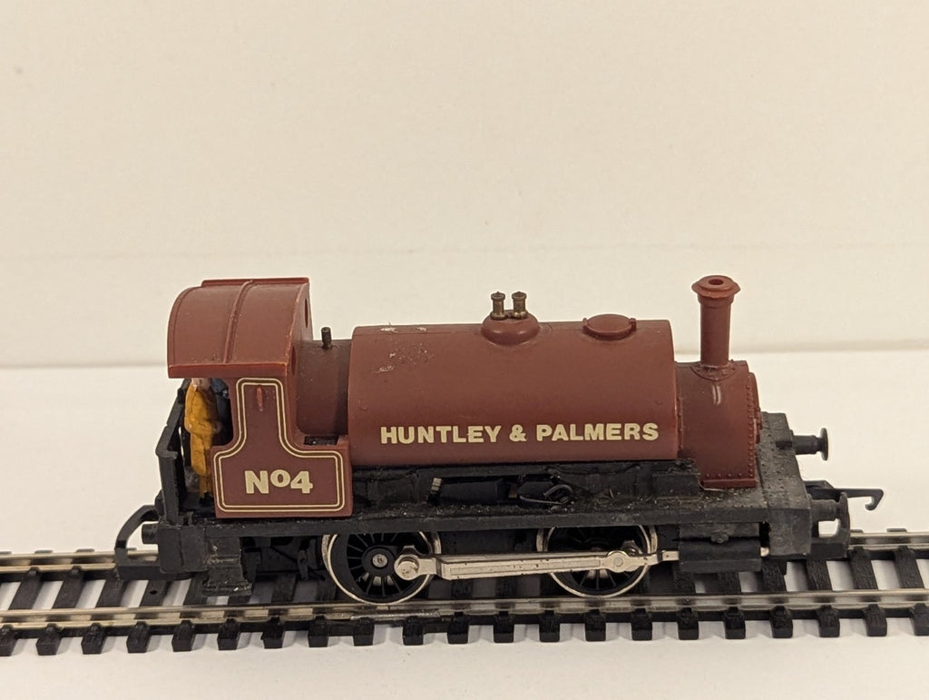 Hornby OO Gauge Holden Class 101 0-4-0ST Locomotive Huntley & Palmer