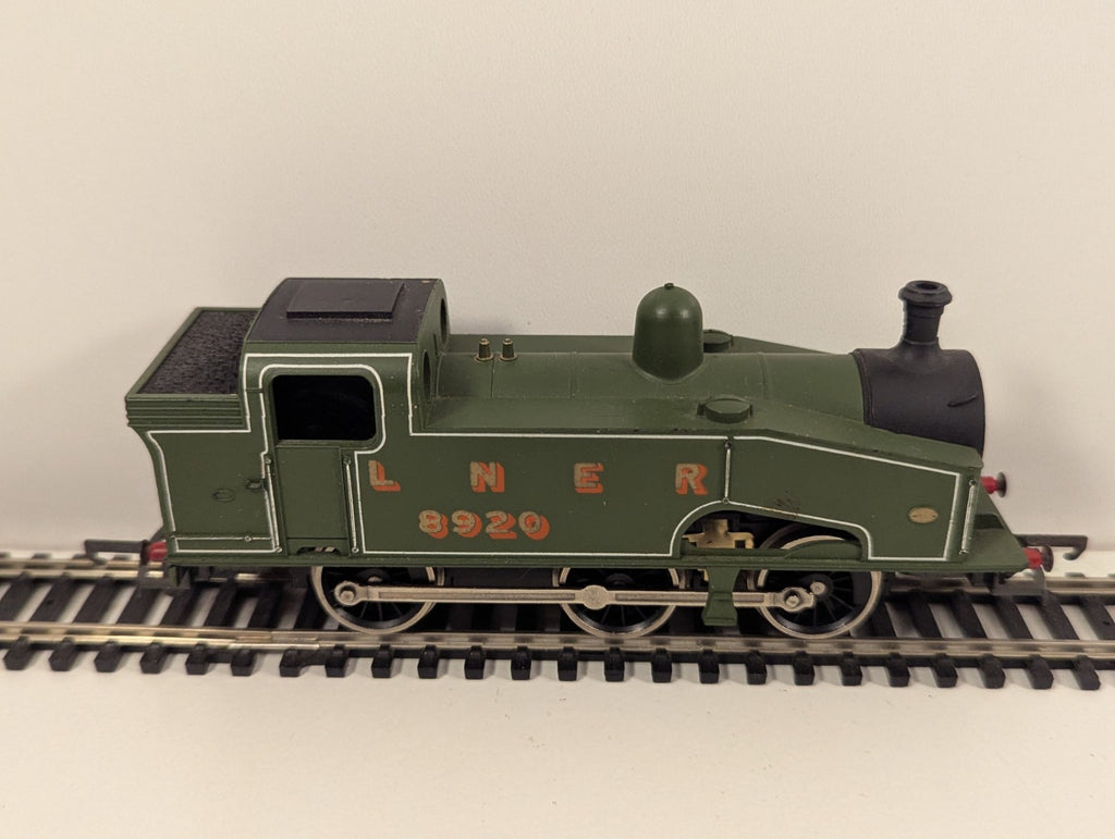 Lima LNER Class J50 0-6-0T No. 8920 – LNER Green – Body Loose