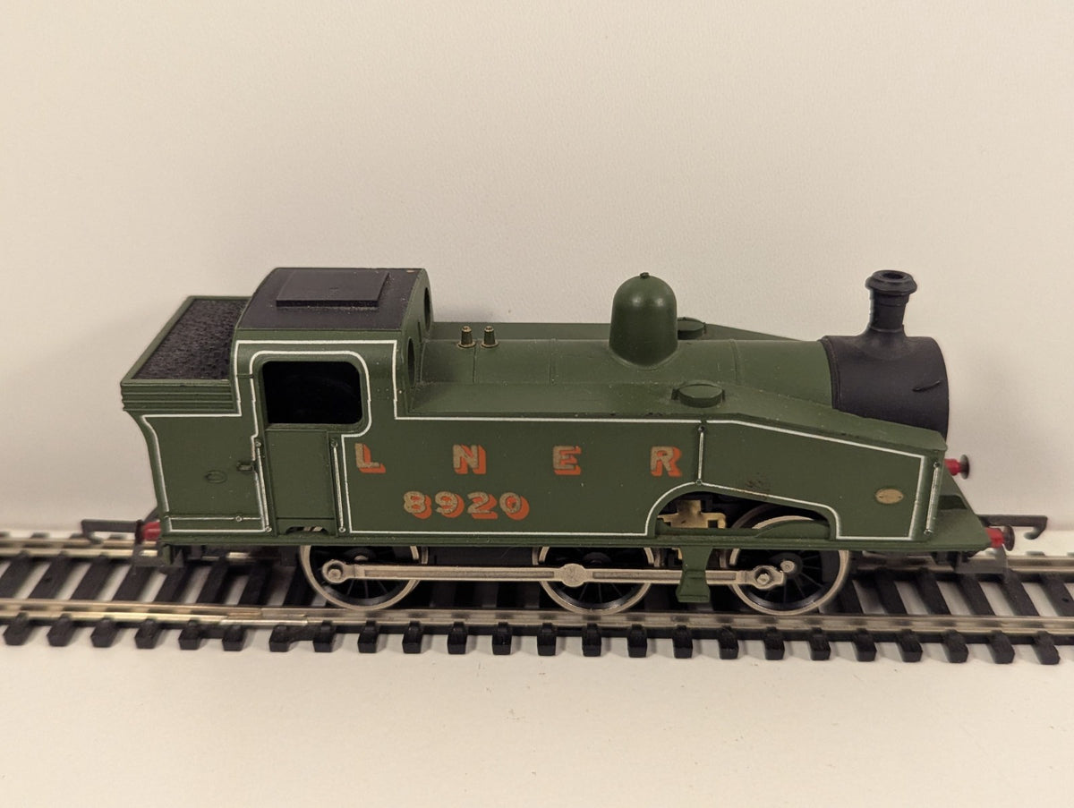 Lima LNER Class J50 0-6-0T No. 8920 – LNER Green – Body Loose
