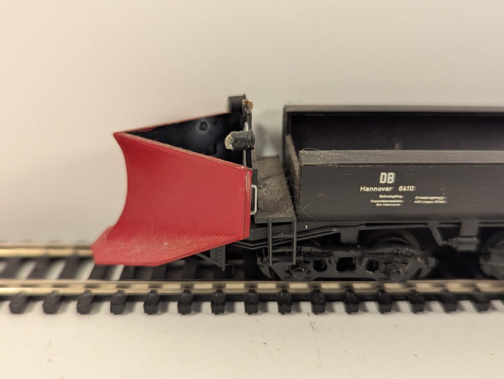 Liliput HO Gauge DB Tender Snow Plough Wagon
