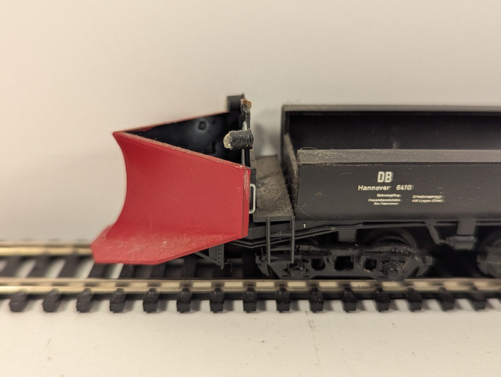 Liliput HO Gauge DB Tender Snow Plough Wagon