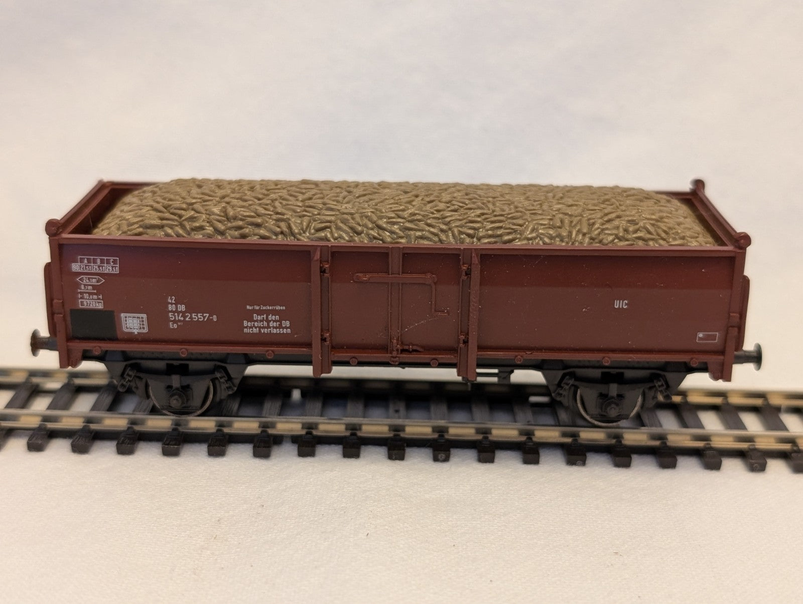Trix HO Scale DB Eo Open Wagon with Sugar Beet Load 514 2 557-0 DB