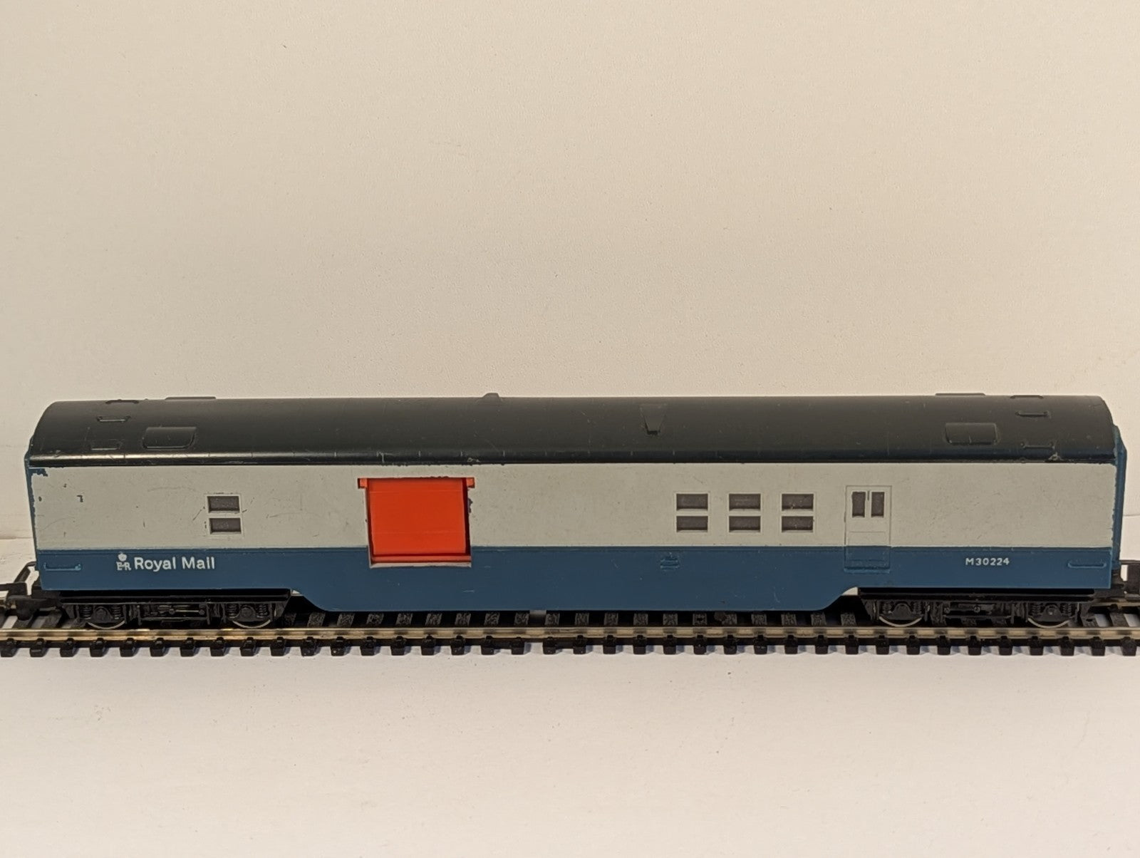 Tri-ang Railways R119 OO Gauge Operating Mail Coach Blue & Grey