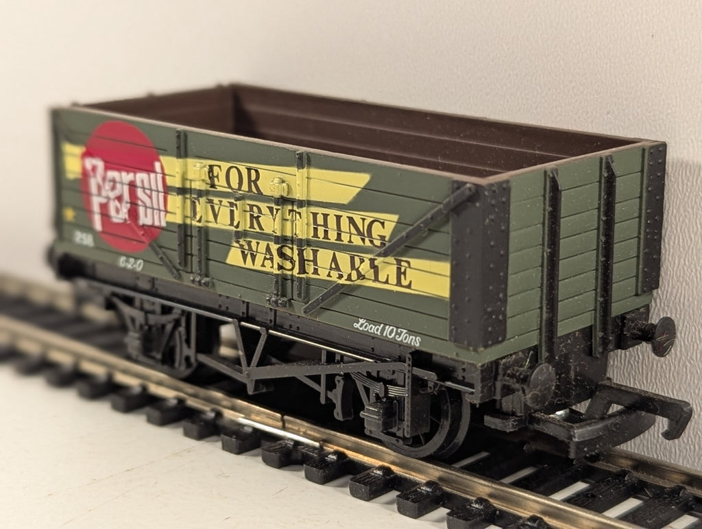 Mainline Railway 37-128 OO Gauge Green Persil 7 Plank Wagon Boxed