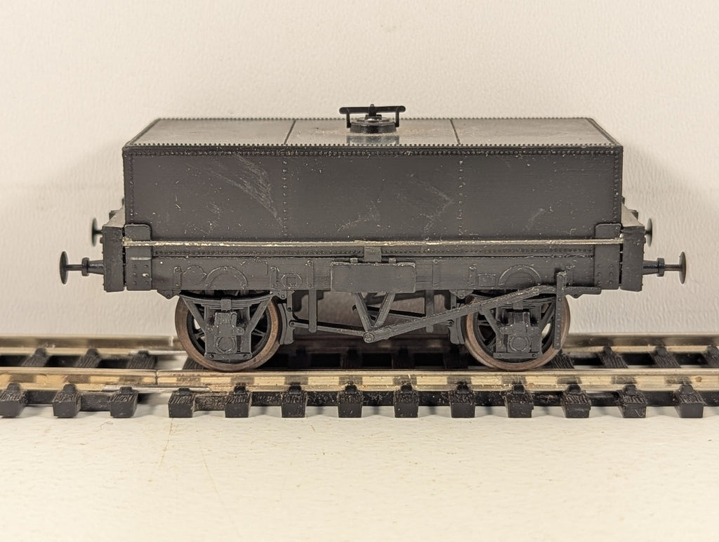 OO Gauge Rectangular Tank Wagon Goods Wagon Black
