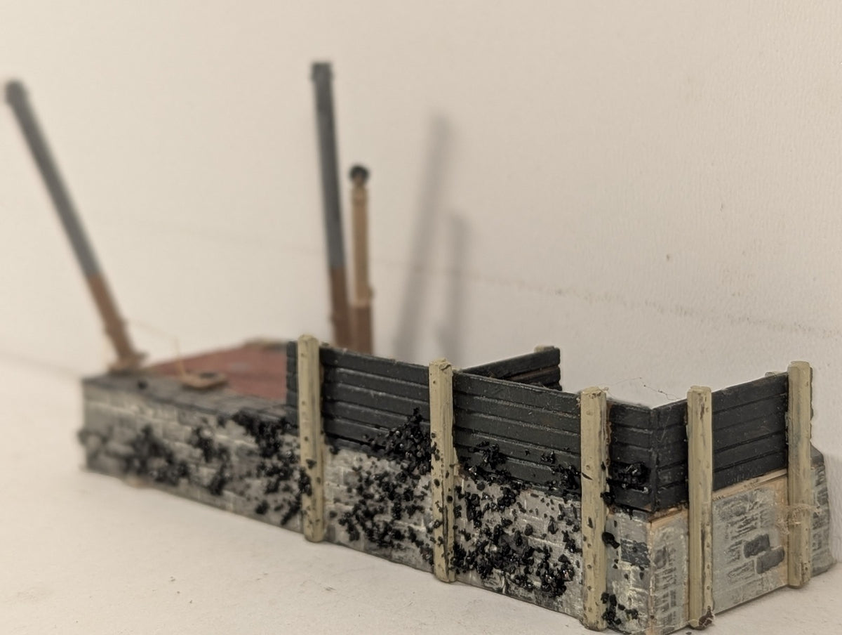 Kit-built OO Gauge Canal Coaling Wharf with Water Crane Scenic & Buildings