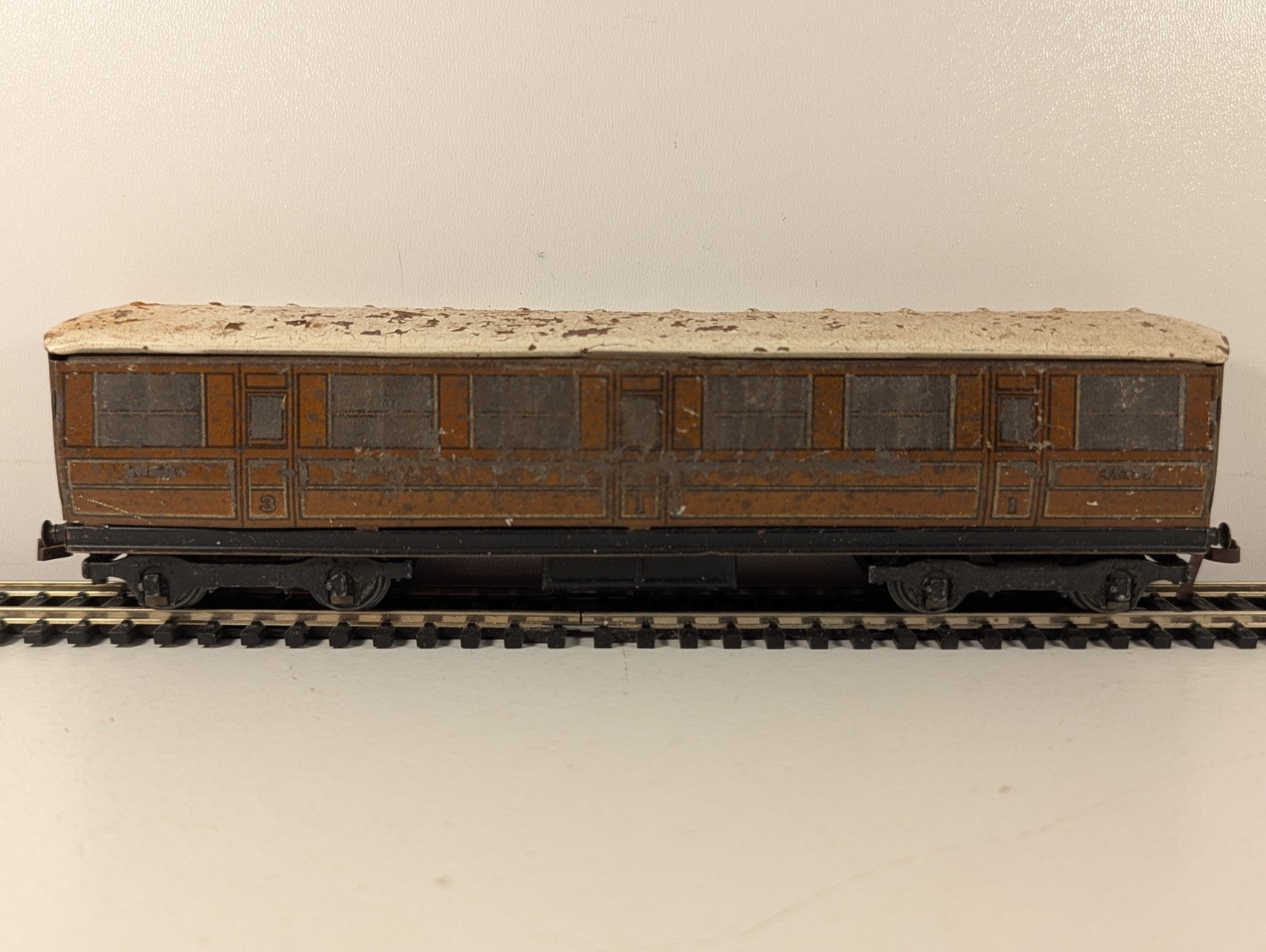 Hornby Dublo OO Gauge D1 LNER Composite Coach Passenger Coach 42759