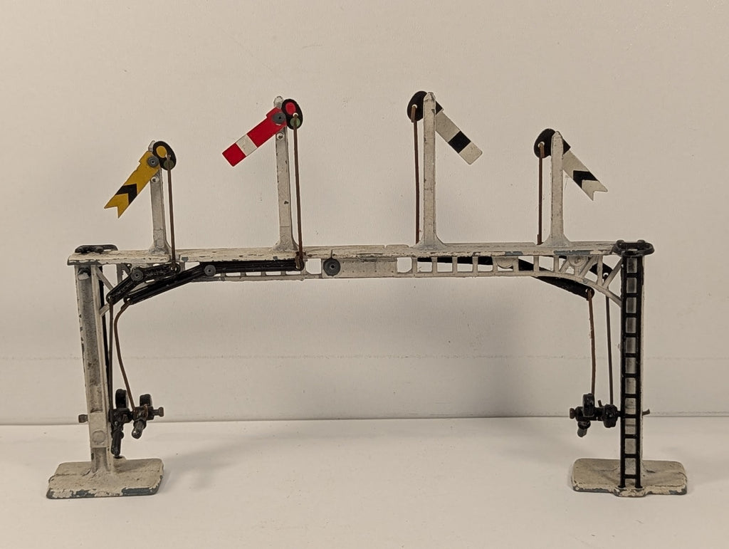 Crescent Toys OO Gauge Four Arm Signal Gantry Signals White