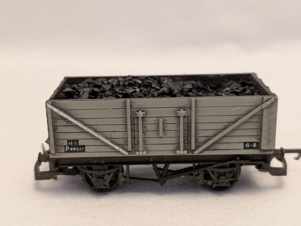 Hornby OO Gauge 7 Plank Wagon with End Door Goods Wagon P99347 BR
