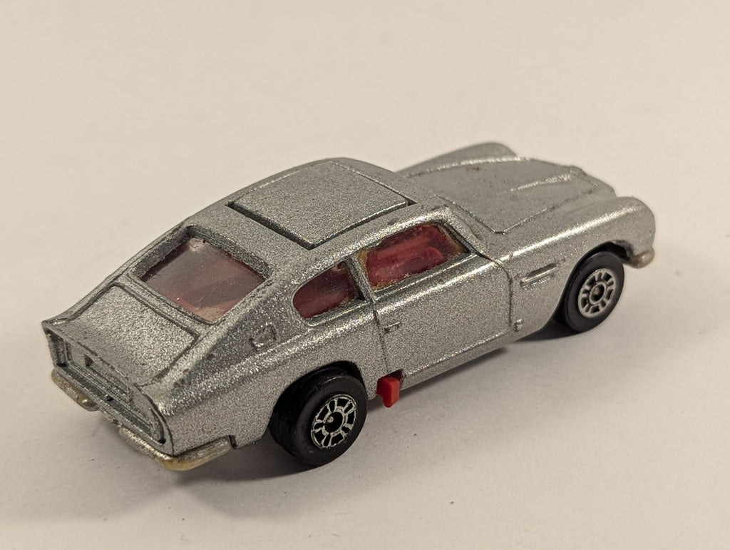 Corgi James Bond Aston Martin DB6 Diecast Model Car Silver