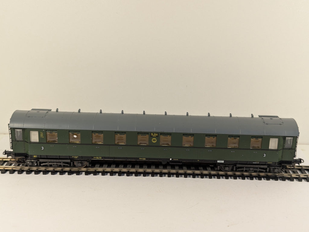 Liliput 84302 HO Gauge Green German Reichsbahn 3rd Class Coach Boxed
