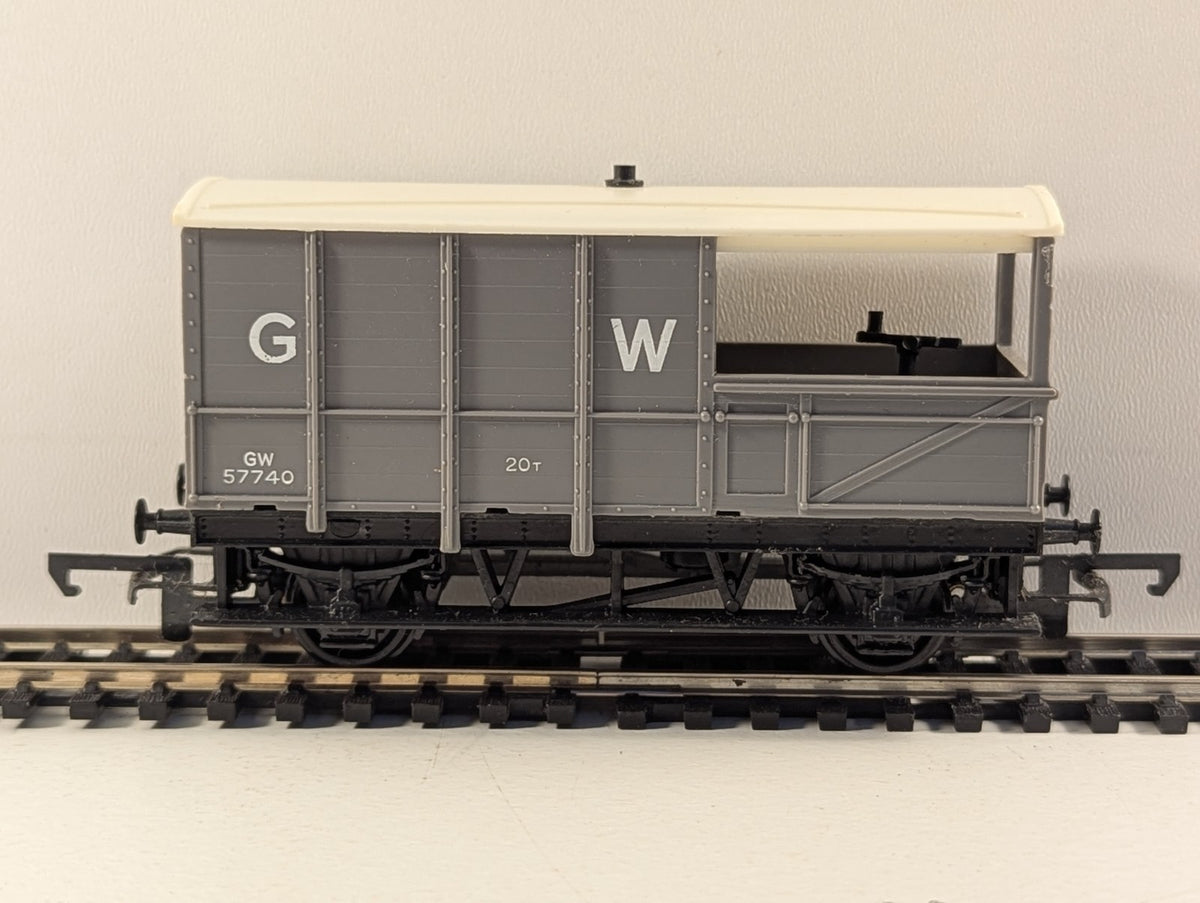 Tri-ang Hornby R124A OO Gauge GWR 20T Brake Van