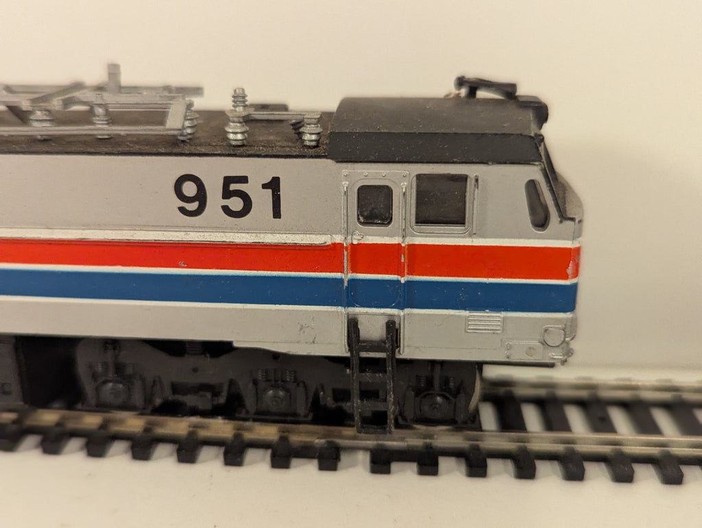 Bachmann USA HO Gauge E60CP Amtrak Electric Locomotive #951 Dummy Unit