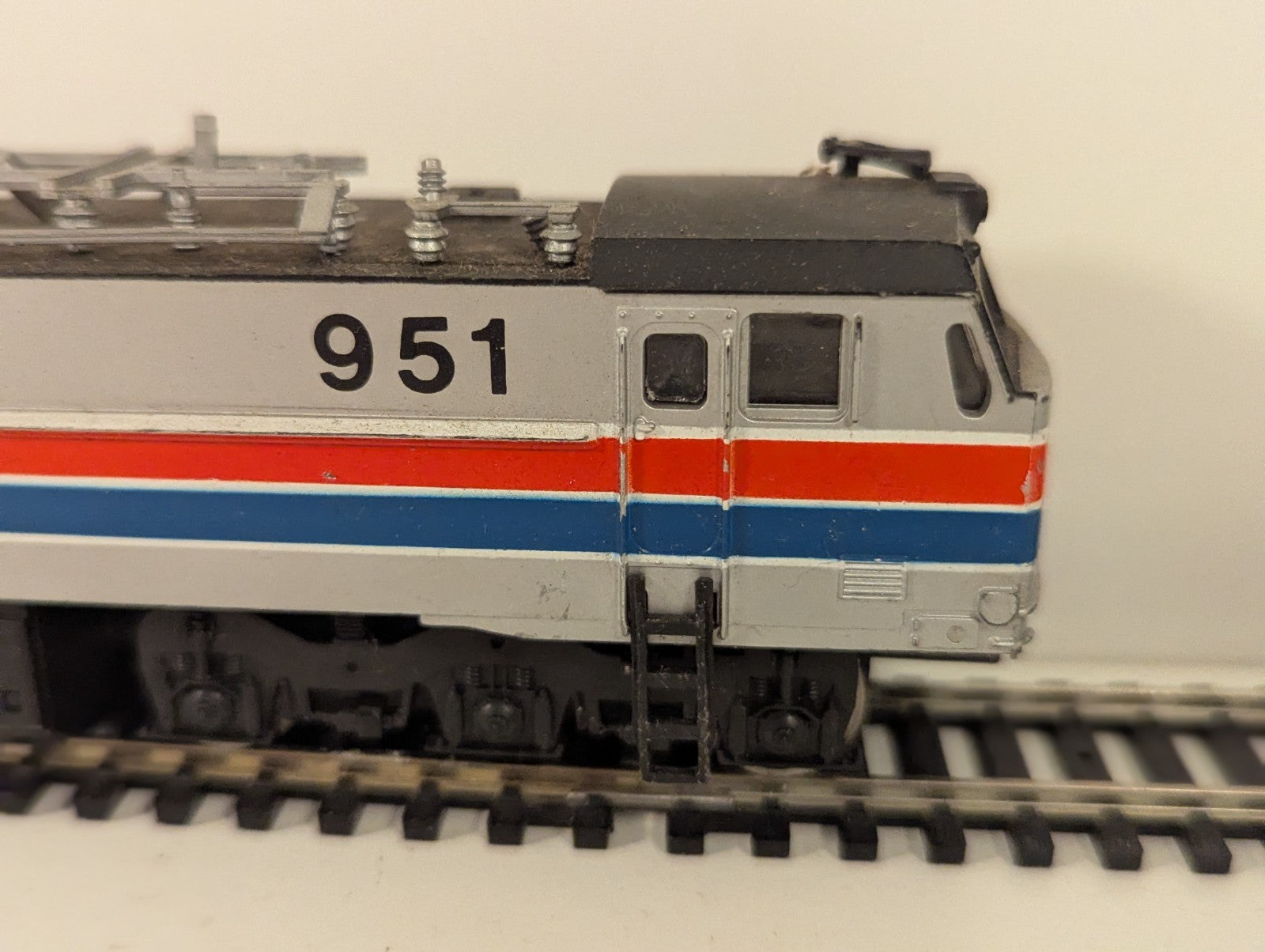 Bachmann USA HO Gauge E60CP Amtrak Electric Locomotive #951 Dummy Unit