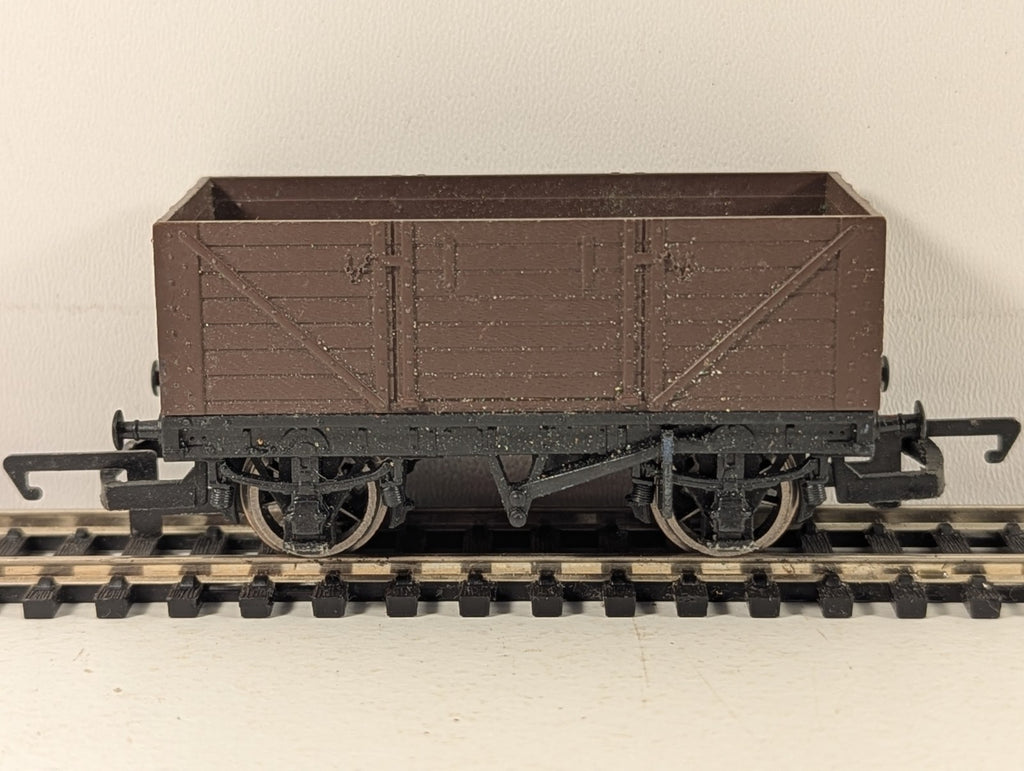 Hornby OO Gauge 7 Plank Open Wagon Goods Wagon Plain Brown