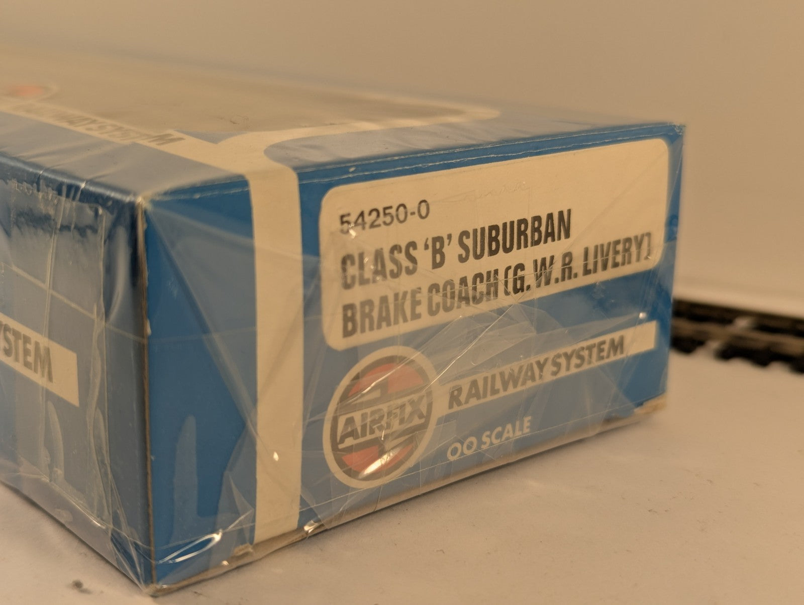 Airfix 54250-0 OO Gauge GWR Class B Suburban Brake Coach Boxed Unopened