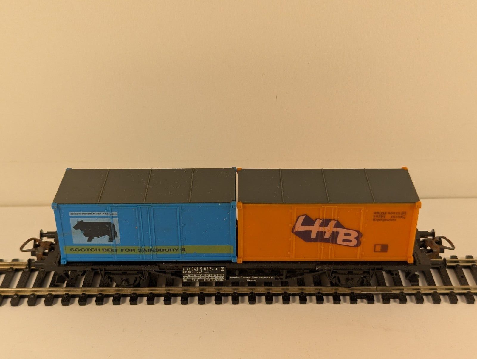 Lima 2852 HO Gauge 4-Wheel Container Flat Wagon